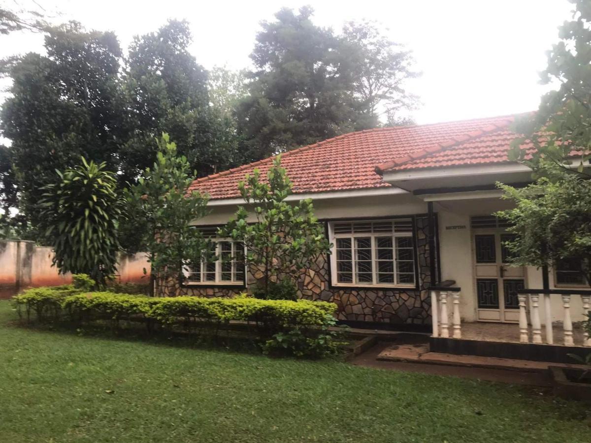 Homestaystudio62 Jinja Exteriér fotografie